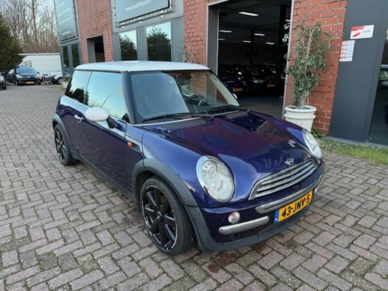 MINI Cooper - Mini 1.6 Chili AUT, LEER - AutoWereld.nl