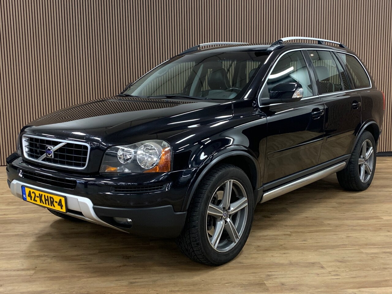 Volvo XC90 - 2.4 D5 Sport|7 Persoons|Automaat|Navigatie| - AutoWereld.nl