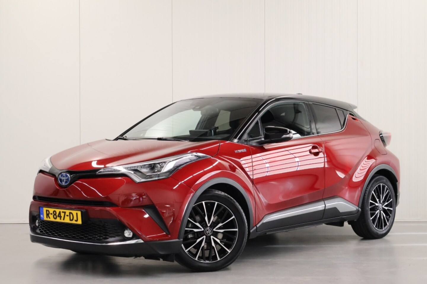 Toyota C-HR - 1.8 Hybrid Executive Bi-Tone - AutoWereld.nl