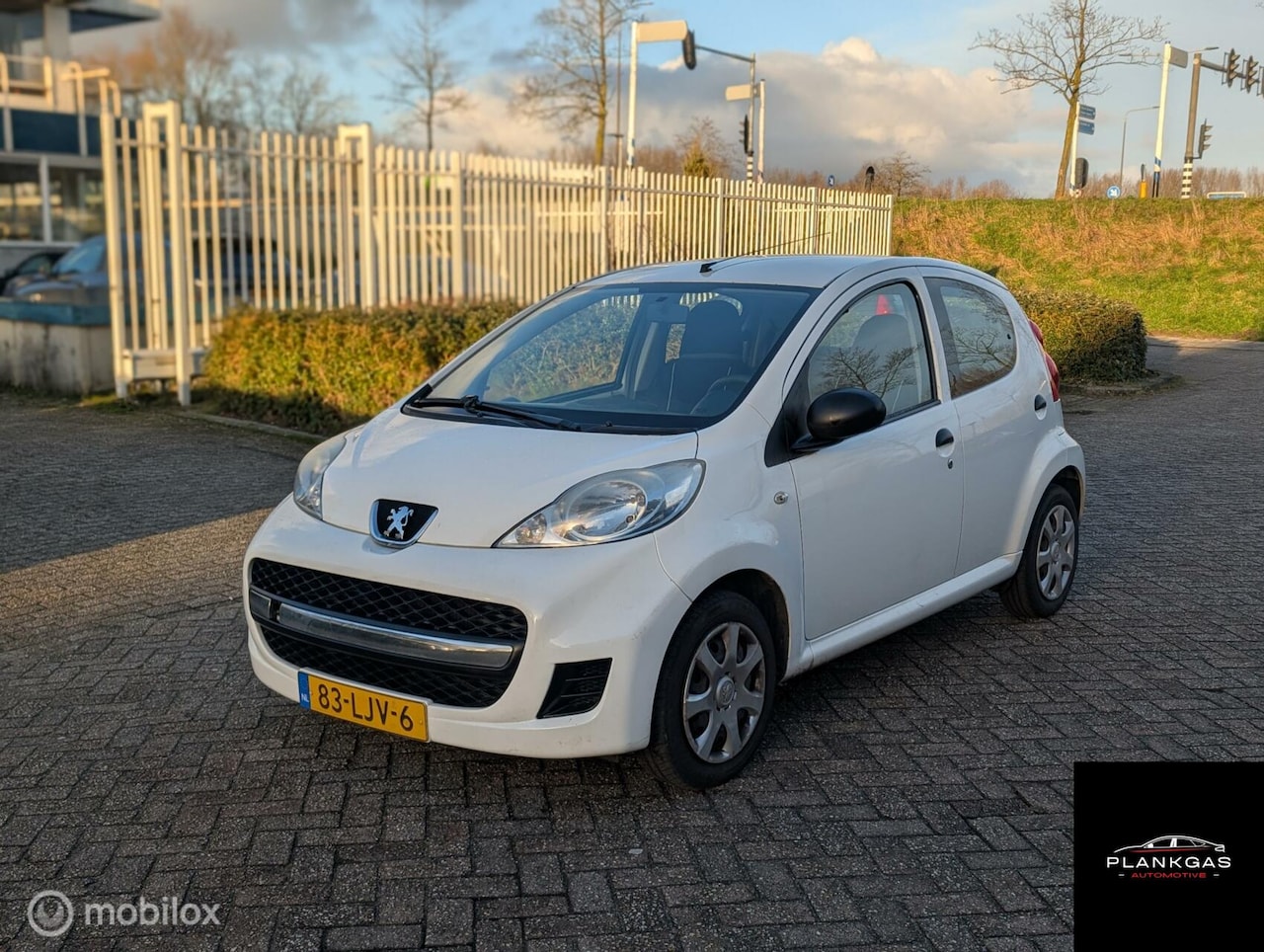 Peugeot 107 - 1.0-12V XR NIEUWE KOPPELING! - AutoWereld.nl