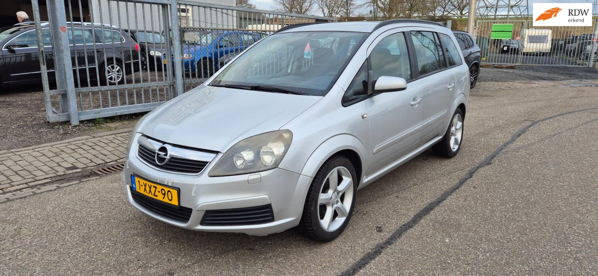 Opel Zafira - 1.8 Essentia / 7 Persoons / APK GEKEURD 20-11-2025 - AutoWereld.nl