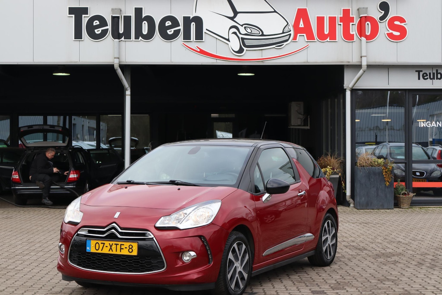 Citroën DS3 - 1.4 e-HDi Chic Cruise control, Navigatie, Climate control, Elektrische ramen - AutoWereld.nl