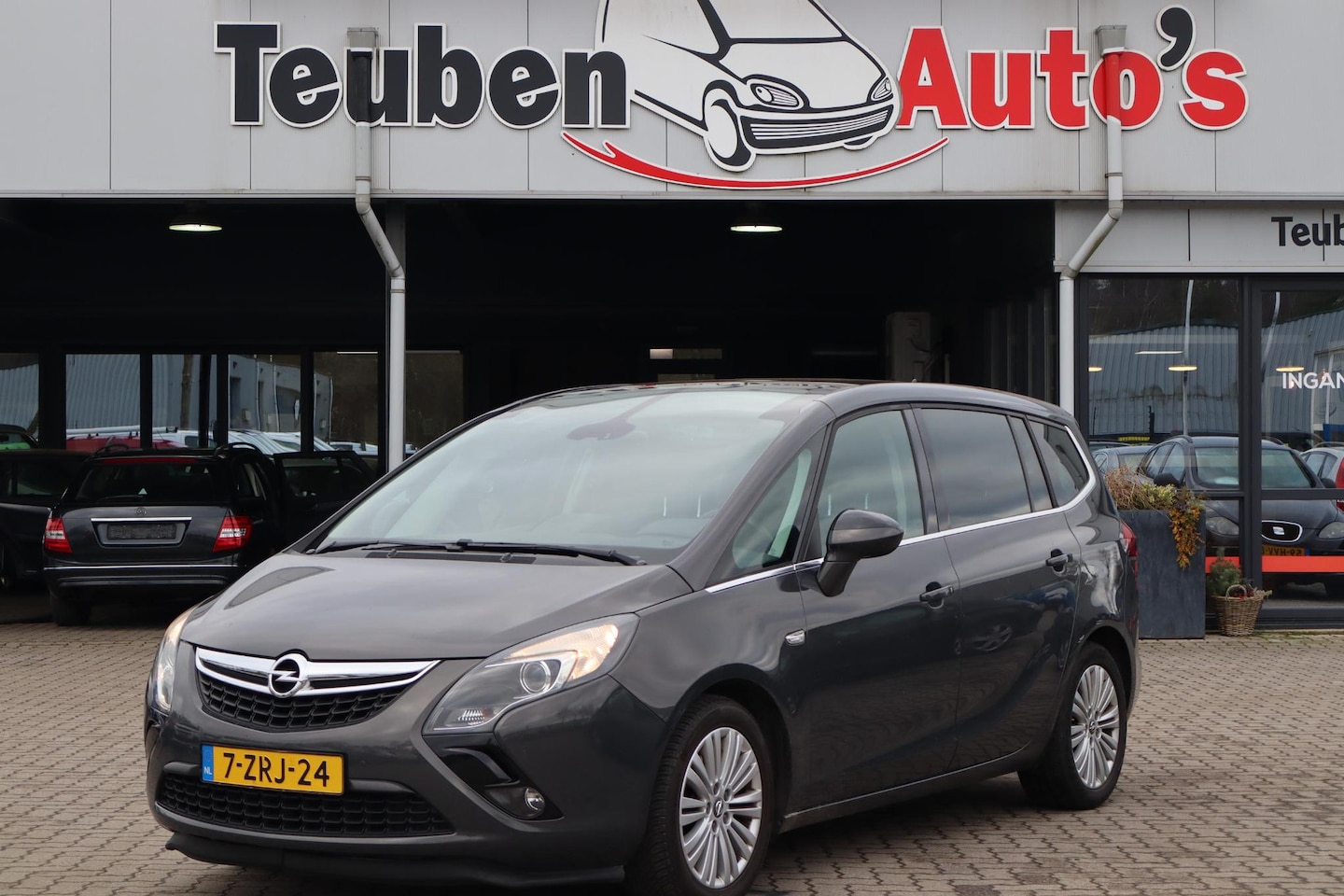 Opel Zafira Tourer - 1.4 Business+ 7p. Panoramadak, Camera, Navigatie, Cruise control, Trekhaak - AutoWereld.nl