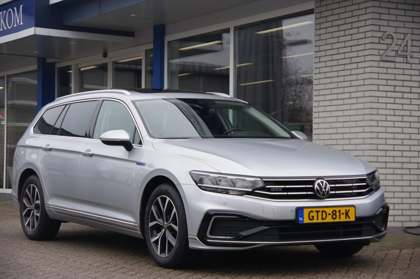 Volkswagen Passat Variant - 1.4 TSI PHEV GTE Panoramadak Trekhaak App-connect Camera - AutoWereld.nl