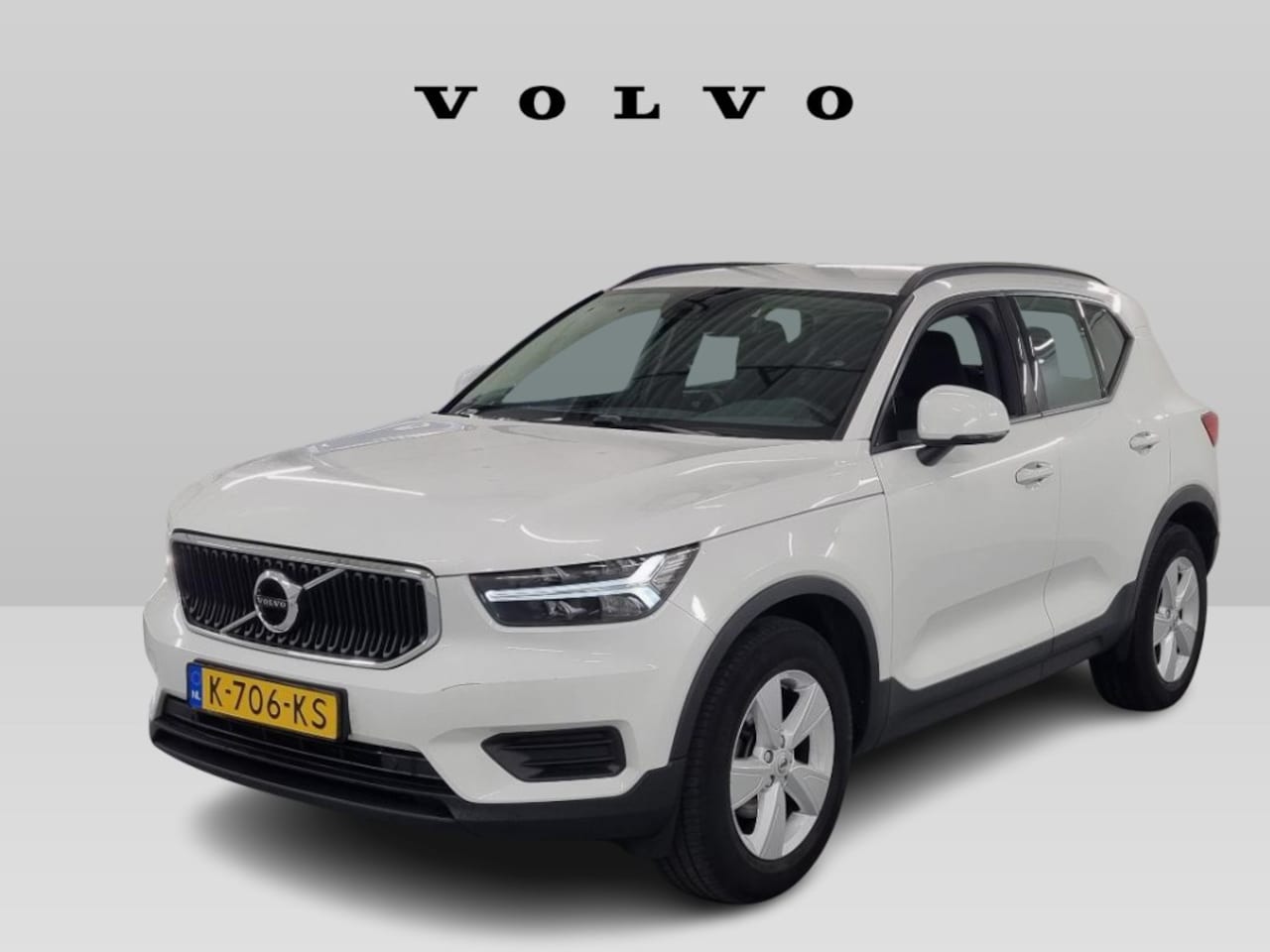 Volvo XC40 - 1.5 T2 Momentum Core | DAB ontvanger | rijstrooksensor met correctie | trekhaak uitklapbaa - AutoWereld.nl