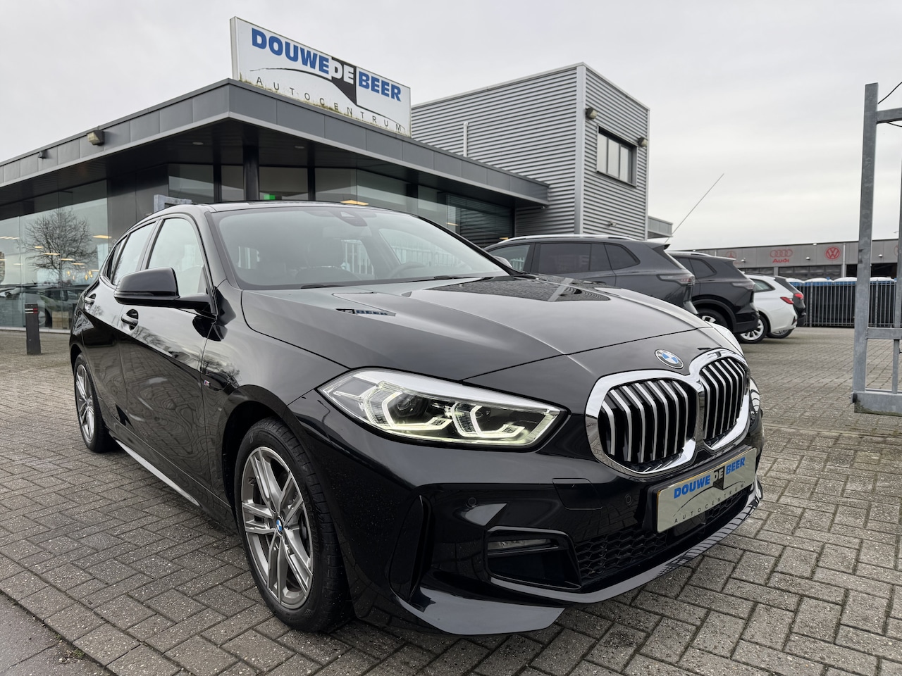 BMW 1-serie - 118i M sport Aut stoelverwarming|Alarm|shadowline|Live dasboard - AutoWereld.nl