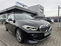 BMW 1-serie - 118i M sport Aut stoelverwarming|Alarm|shadowline|Live dasboard