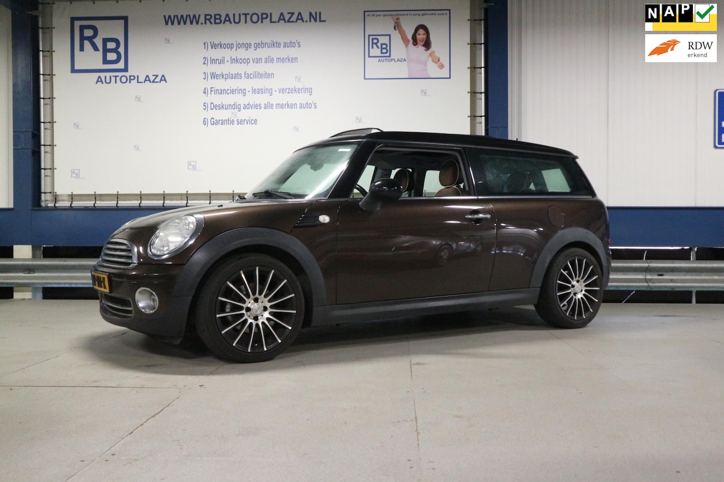 MINI Cooper - Mini 1.6 / PANO / LEER / LEES TEKST ! ! - AutoWereld.nl