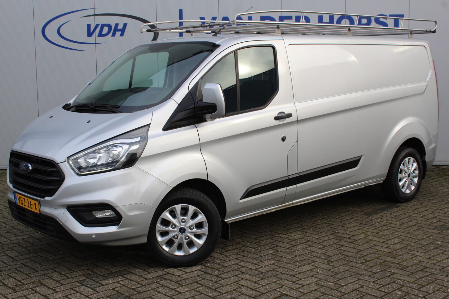 Ford Transit Custom - 320 2.0-108pk TDCI L2H1 Trend. Keurige Ford Transit Custom, lengte 2. Airco, parkeersensor - AutoWereld.nl