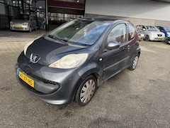 Peugeot 107 - 1.0-12V XS