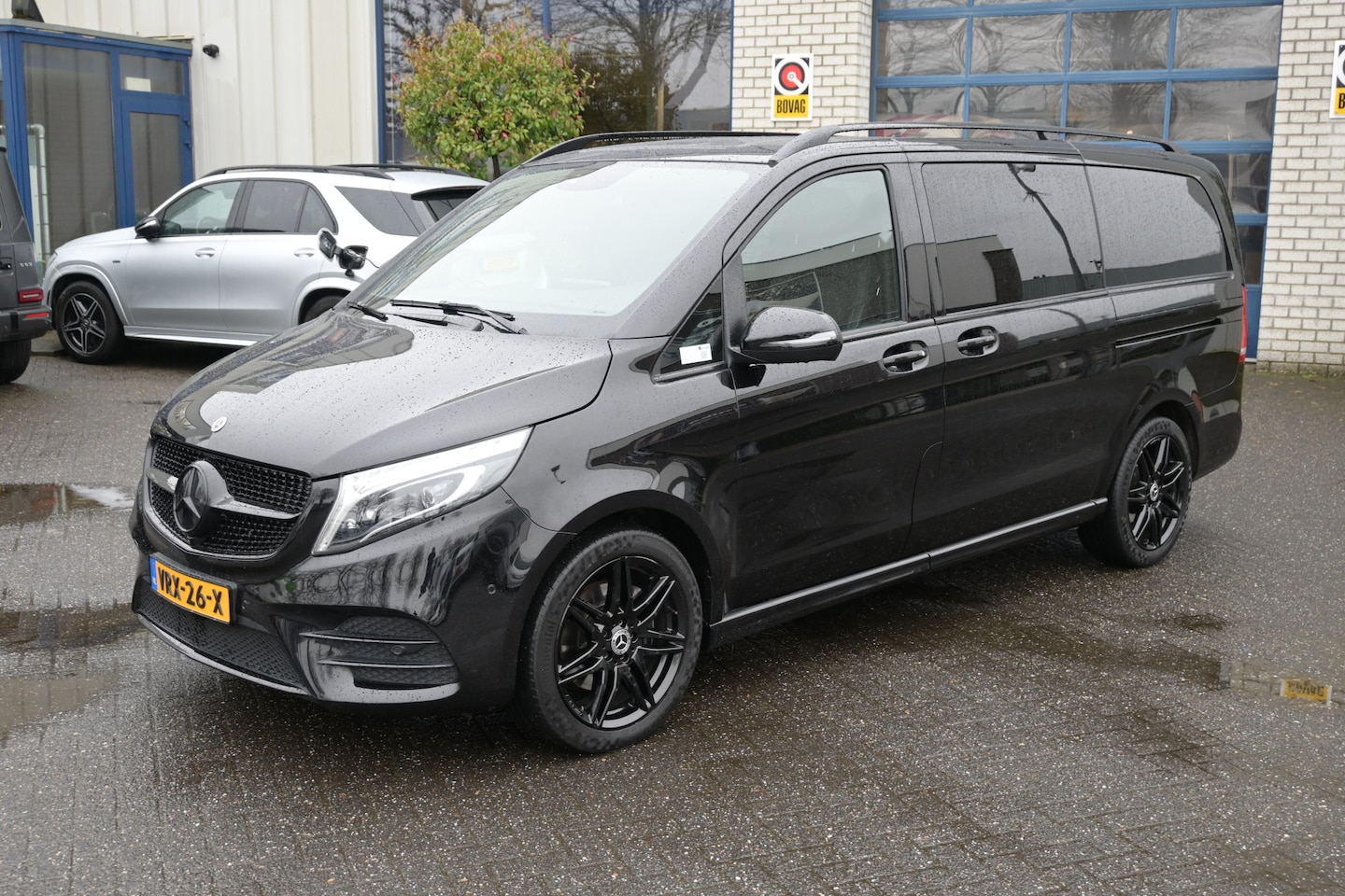 Mercedes-Benz V-klasse - 300d Lang DC Avantgarde Edition AMG Black Edition, Luchtvering/Airmatic, Trekhaak - AutoWereld.nl