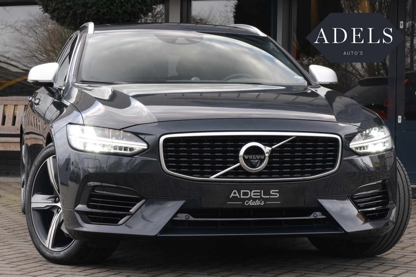 Volvo V90 - 2.0 T8 AWD R-Design Panodak B&W Sound HUD ACC KEYLESS - AutoWereld.nl