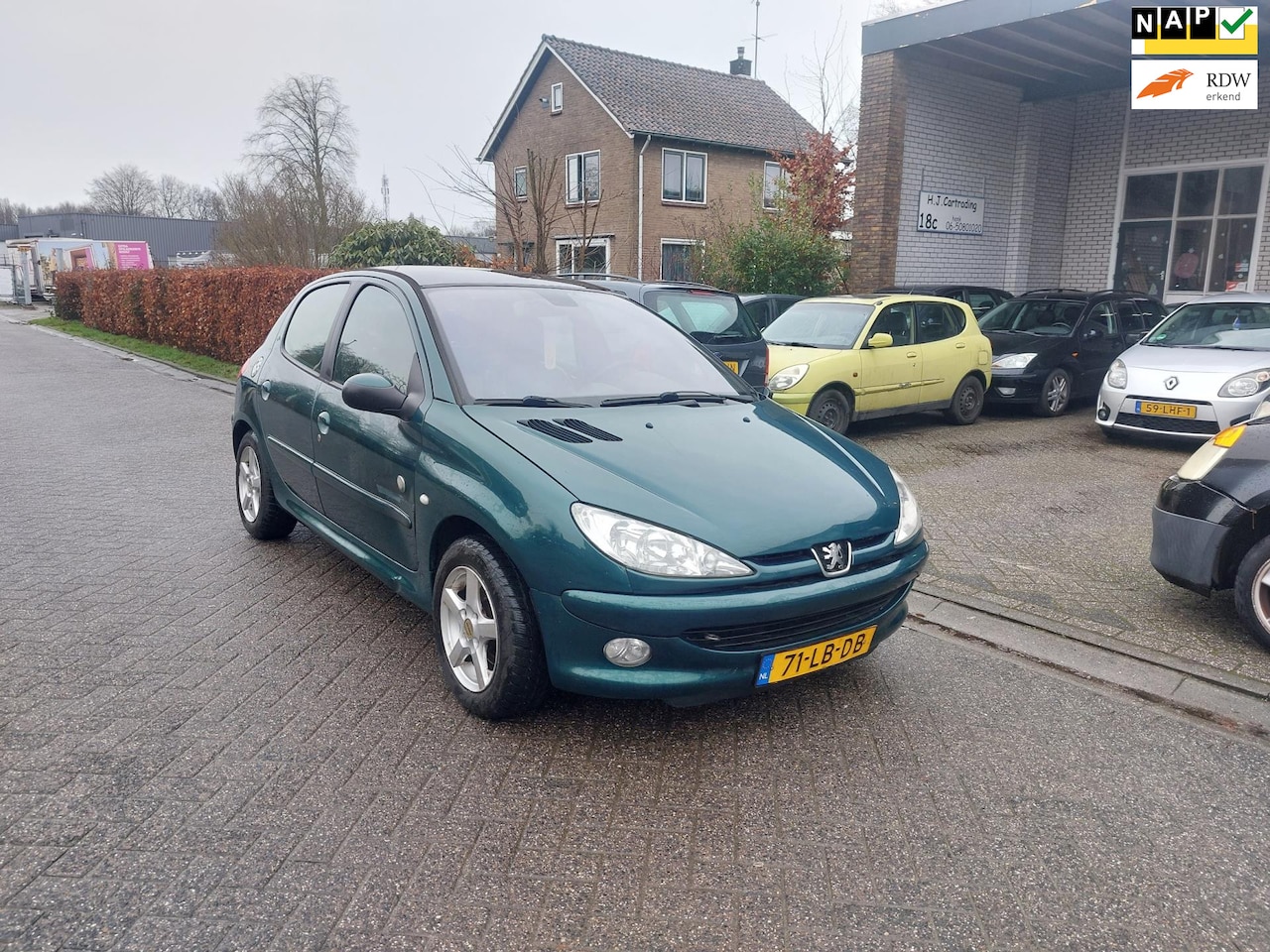 Peugeot 206 - 1.6-16V Roland Garros 1.6-16V Roland Garros - AutoWereld.nl