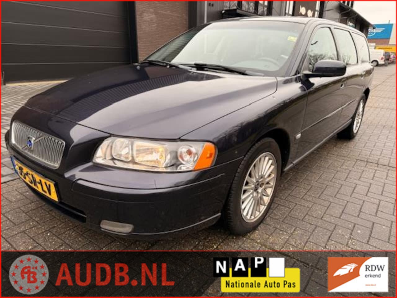 Volvo V70 - 2.4 Edition I | LICHTMETAAL | HALFLEER | - AutoWereld.nl