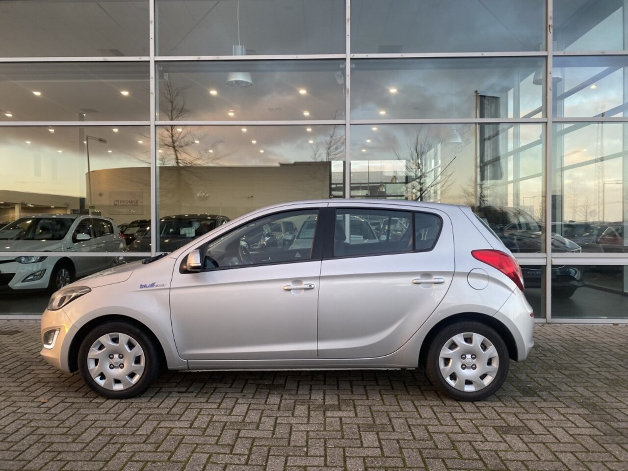 Hyundai i20 - 1.2i i-Motion | Airco | Pdc achter | - AutoWereld.nl