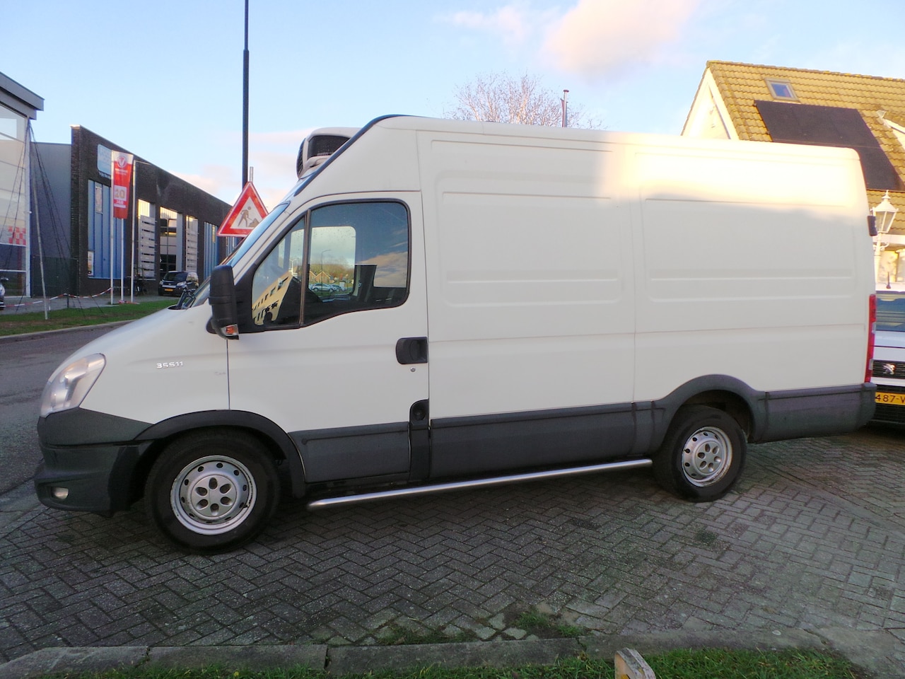 Iveco Daily - 35S11V 330 H3 Carrier Koelwagen Airco,Cruise,enz - AutoWereld.nl