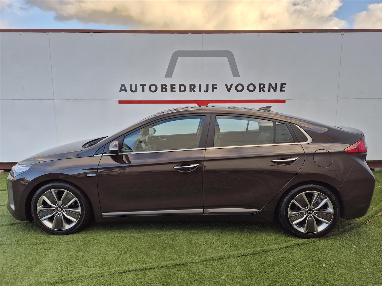 Hyundai IONIQ - 1.6 GDI Blue Hybride 141 pk DCT First Edition - AutoWereld.nl