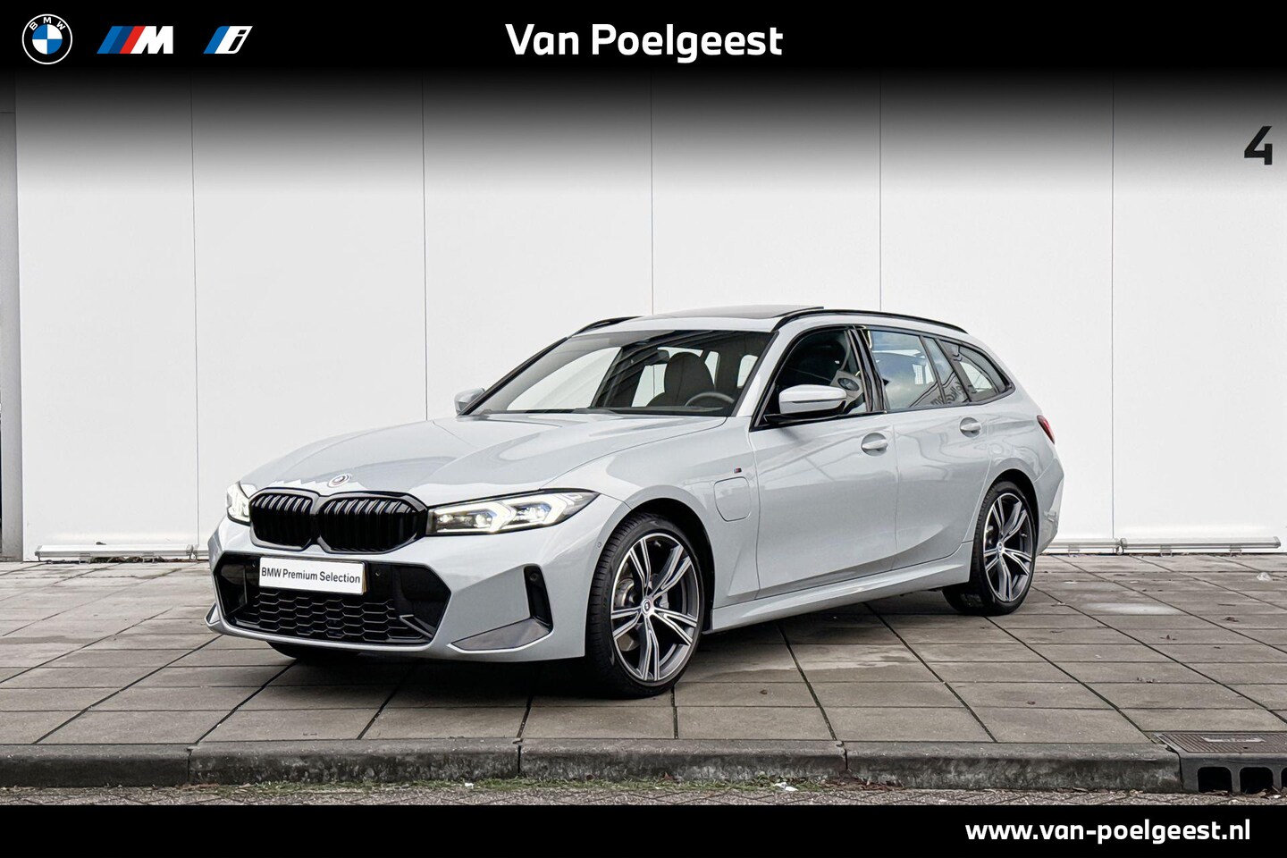 BMW 3-serie Touring - 330e xDrive 19 Inch / Stuurwielrand Verwarming / Comfort Acces / Glazen Schuifdak / Automa - AutoWereld.nl