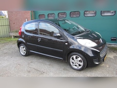 Peugeot 107 - 1.0-12V Millesim 200