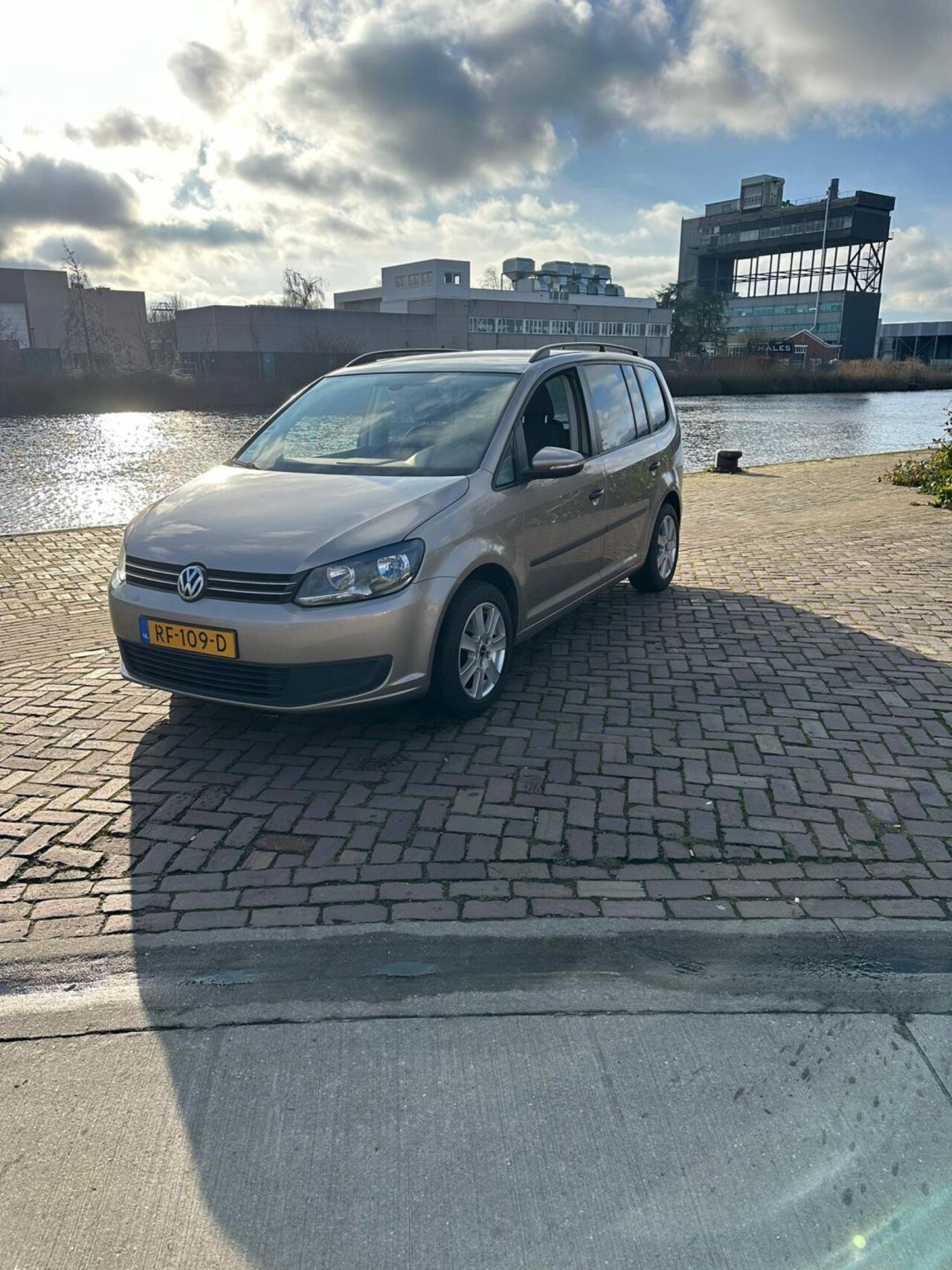 Volkswagen Touran - 1.6 TDI Comfortline BlueMotion EXPORT!! - AutoWereld.nl