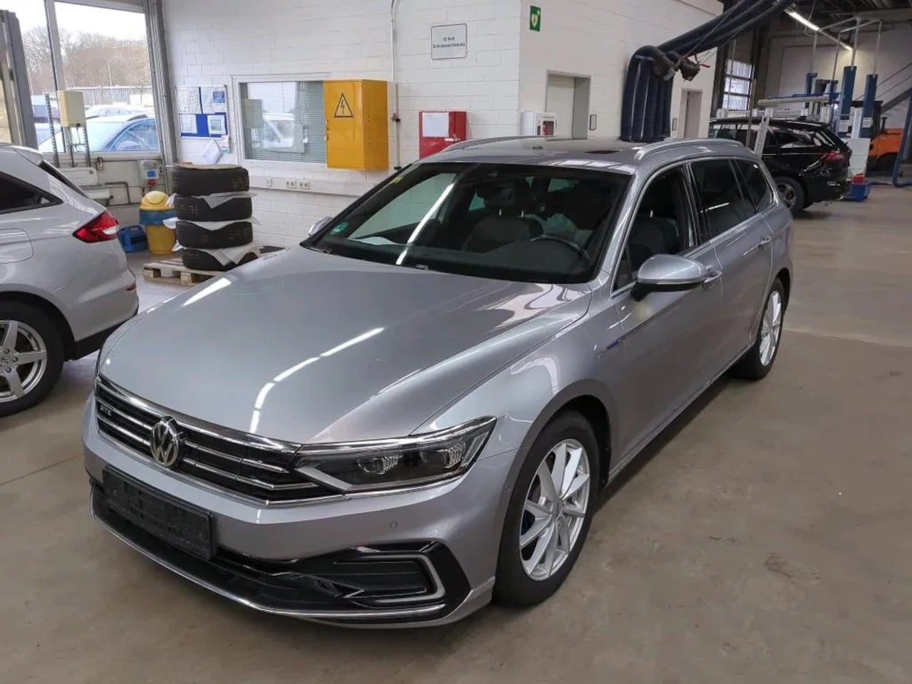 Volkswagen Passat Variant - 1.4 PHEV GTE, R-Line, Virtual, Panoramadak, 1e eigenaar - AutoWereld.nl