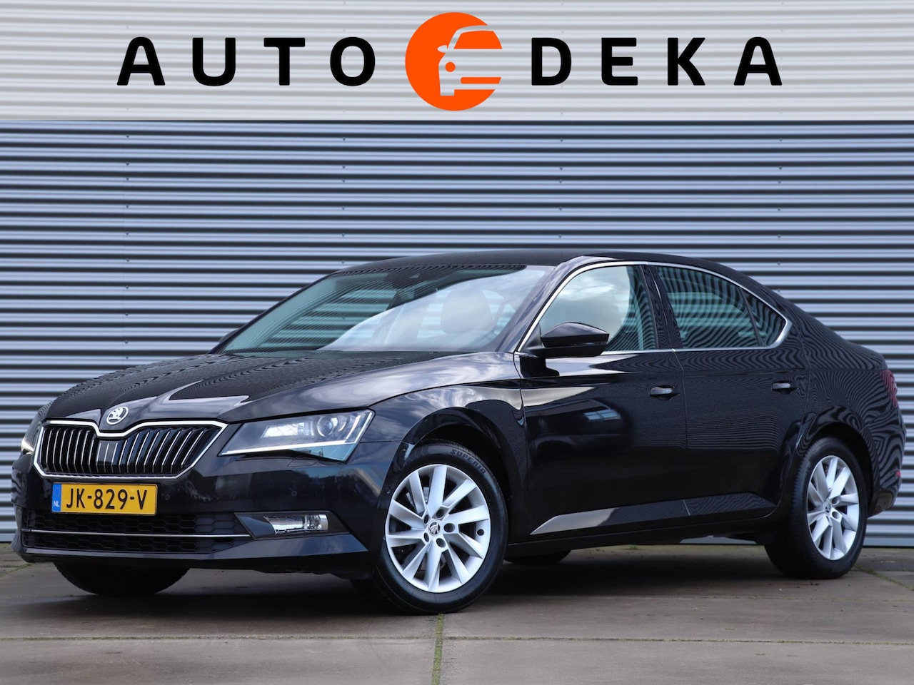 Skoda Superb - 1.4 TSI ACT Style Business *Navigatie*Parkeersens.*Trekhaak* - AutoWereld.nl