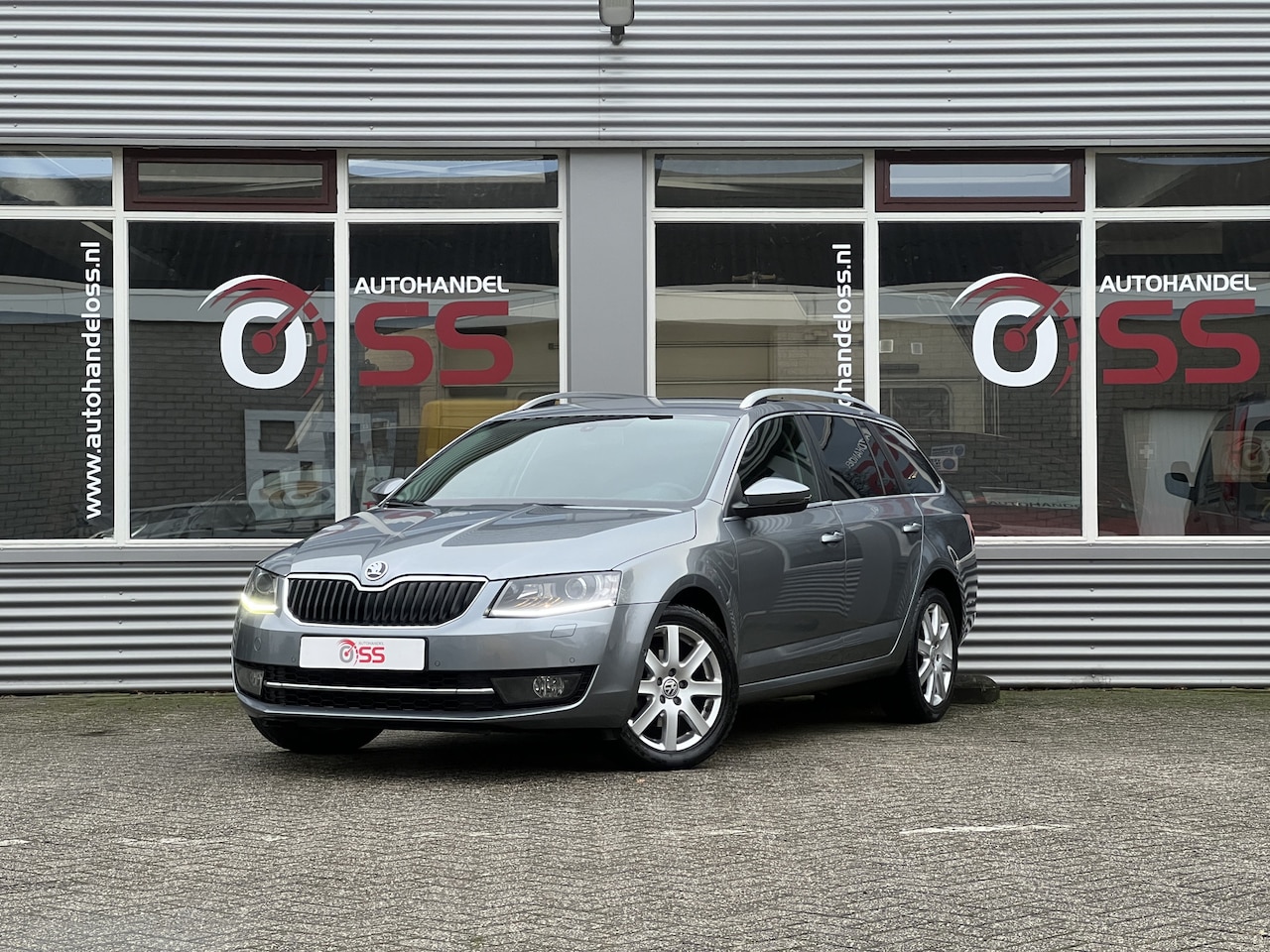 Skoda Octavia Combi - 1.6 TDI Greentech Elegance Businessline | CRUISE NAVI LMV AIRCO | - AutoWereld.nl