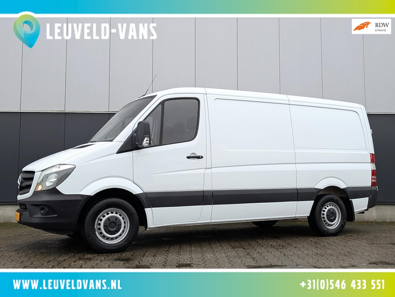 Mercedes-Benz Sprinter - 211 110PK L2H1 AIRCO NAVI STANDKACHEL TREKHAAK - AutoWereld.nl