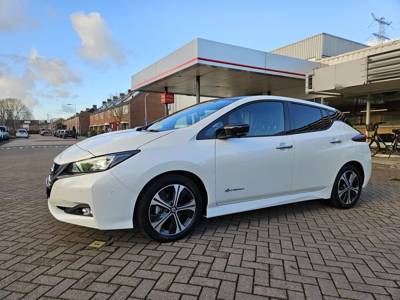 Nissan LEAF - Electric 40kWh Tekna - AutoWereld.nl