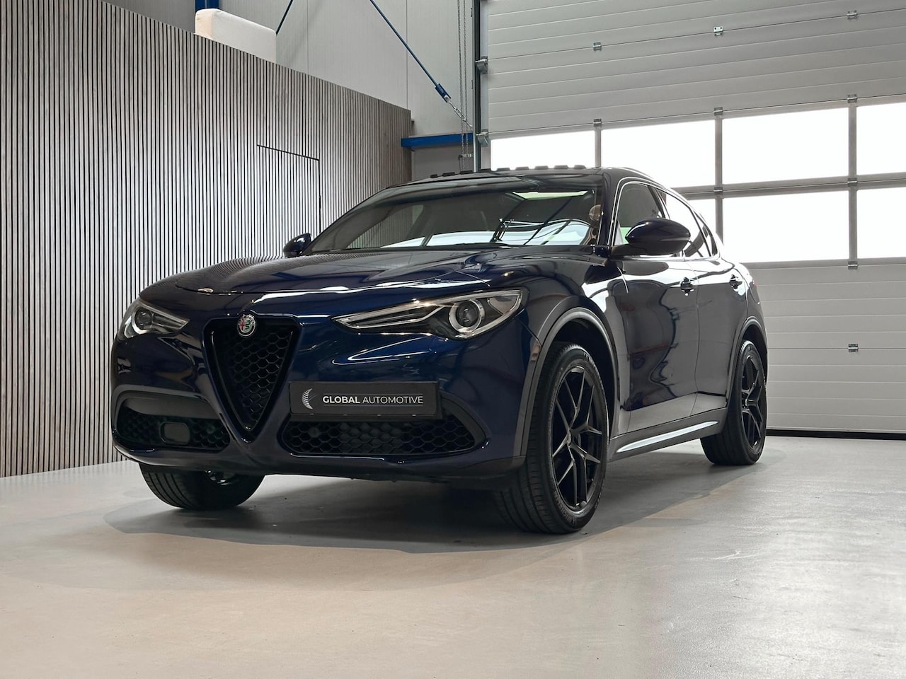 Alfa Romeo Stelvio - 2.0 T AWD Q4 - BLACK PACK - SCHUIFDAK - LEER - 20 INCH - STOEL + STUURVERWARMING - - AutoWereld.nl