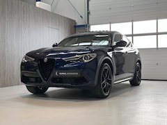 Alfa Romeo Stelvio - 2.0 T AWD Q4 - BLACK PACK - SCHUIFDAK - LEER - 20 INCH - STOEL + STUURVERWARMING