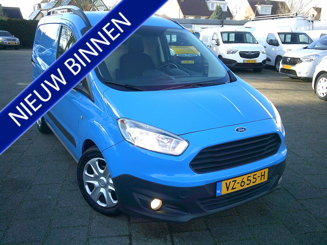 Ford Transit Courier - 1.5 TDCI Trend VOORZIEN VAN AIRCO+CRUISE+NAVIGATIE!! EURO 6 !! - AutoWereld.nl