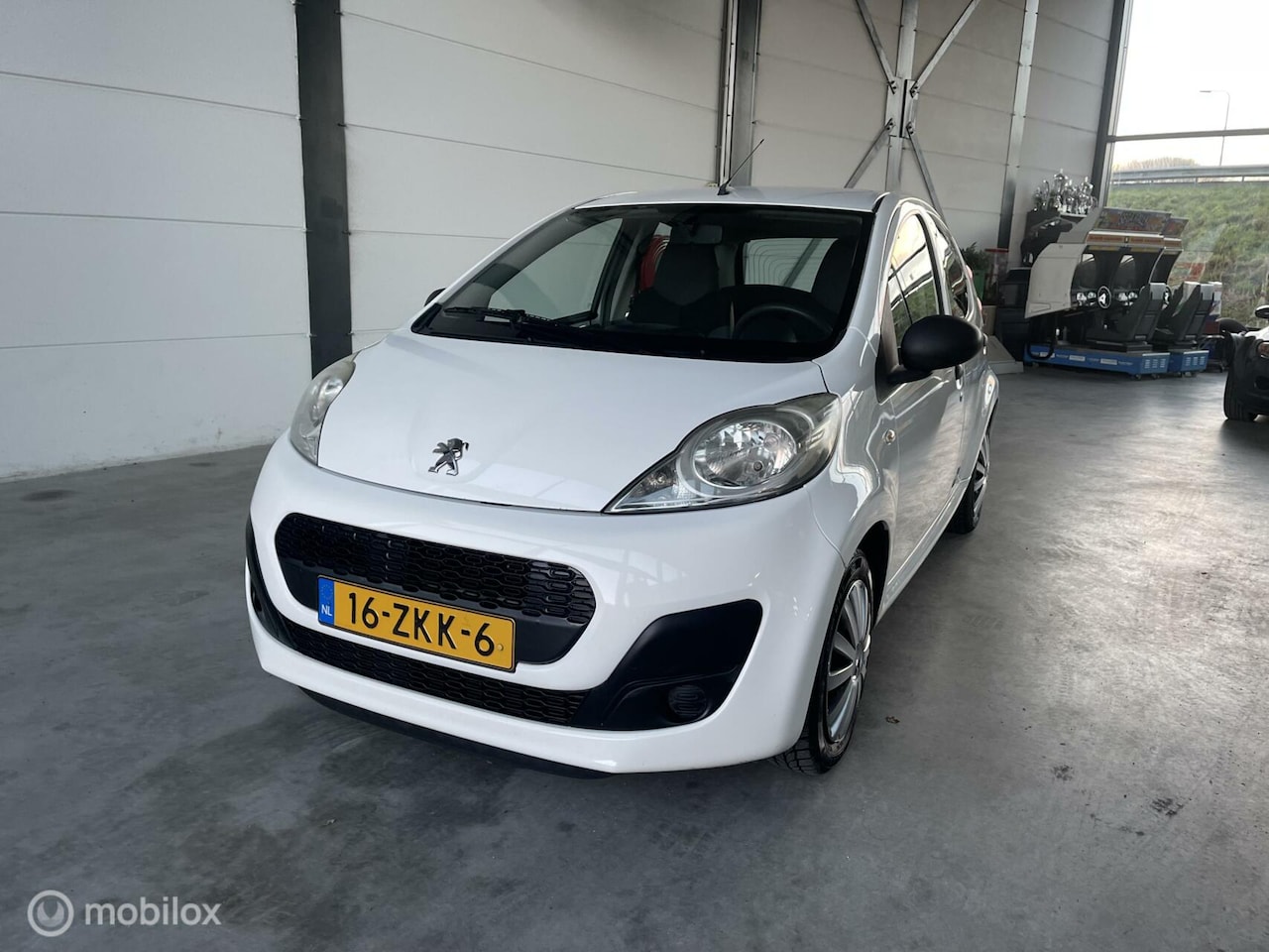 Peugeot 107 - 1.0 Blue Lease 5 deurs airco - AutoWereld.nl