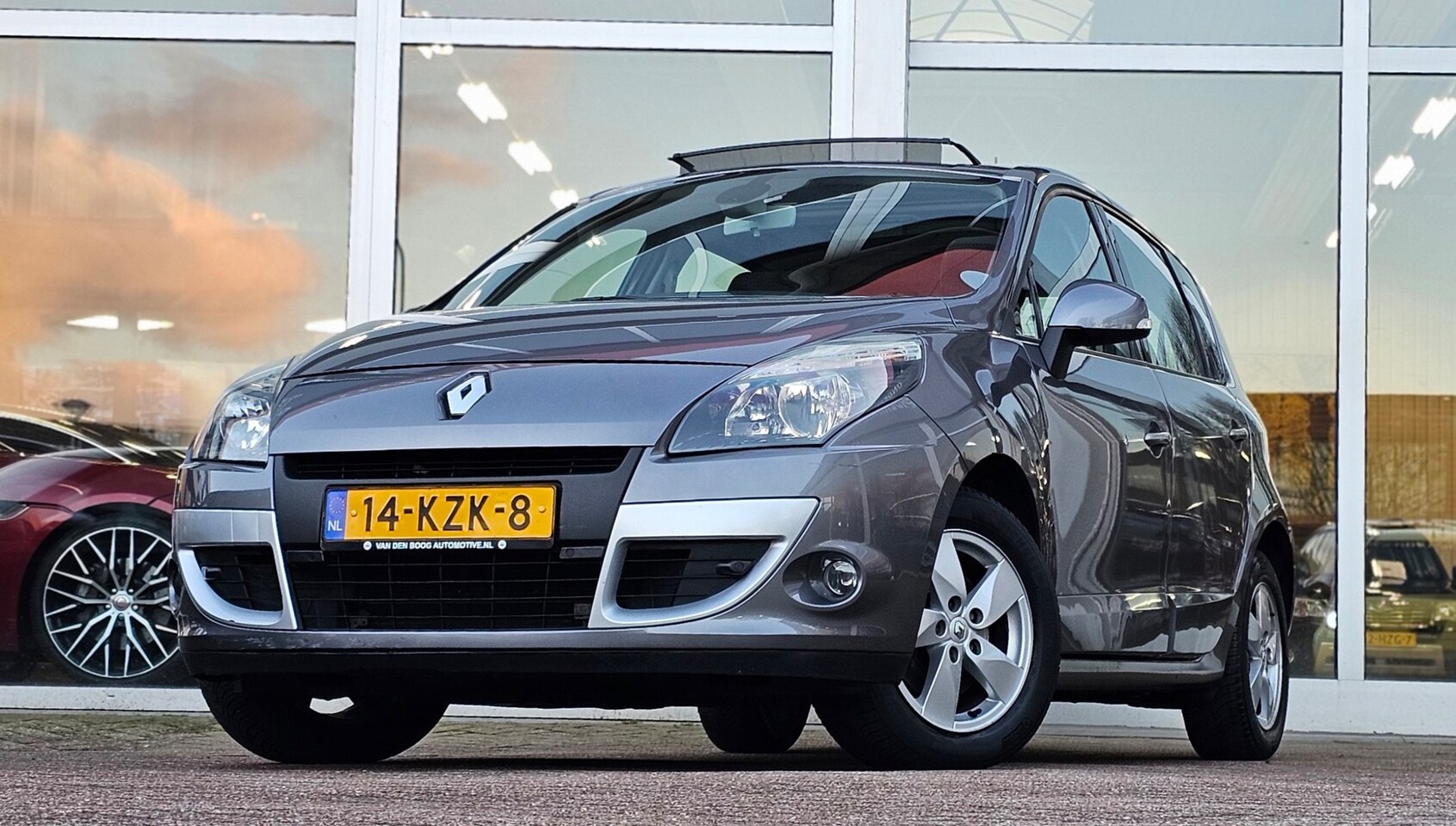 Renault Scénic - 2.0 Dynamique 2e Eigenaar! Automaat Nieuwe APK! Trekhaak! Mooi! - AutoWereld.nl