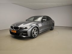 BMW 3-serie - Sedan 320i | M-Sportpakket | LED | Navigatie | Sportstoelen | Shadow line | DAB | Hifi spe