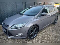 Ford Focus Wagon - 1.6 EcoBoost Champ. Edition | CLIMA | DEALERONDERHOUDEN | LAGE KM-STAND | PDC