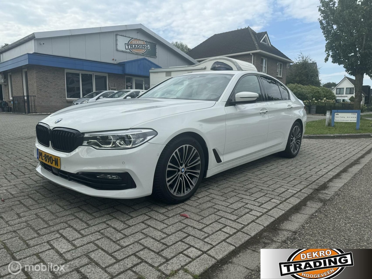 BMW 5-serie - 520i High Executive Aut. Sportline , adaptive - AutoWereld.nl