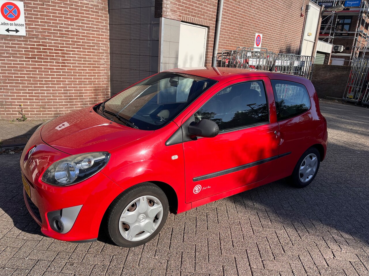 Renault Twingo - 1.2-16V Authentique inruiler - AutoWereld.nl