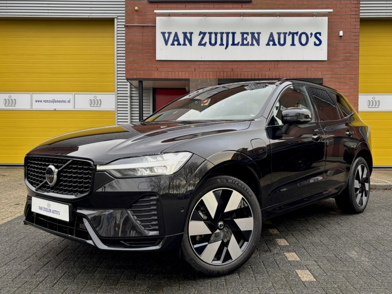 Volvo XC60 - T6 AWD Recharge Dark R-Design Seats Panorama 20" 360 - AutoWereld.nl