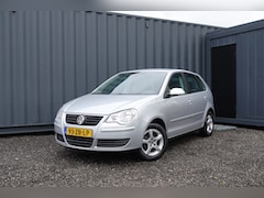 Volkswagen Polo - 1.4-16V Optive CARPLAY AIRCO 5D NAP