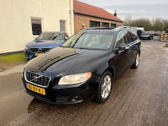 Volvo V70 - 2.5 T Summum Automaat Schuifdak Stoelverwarming