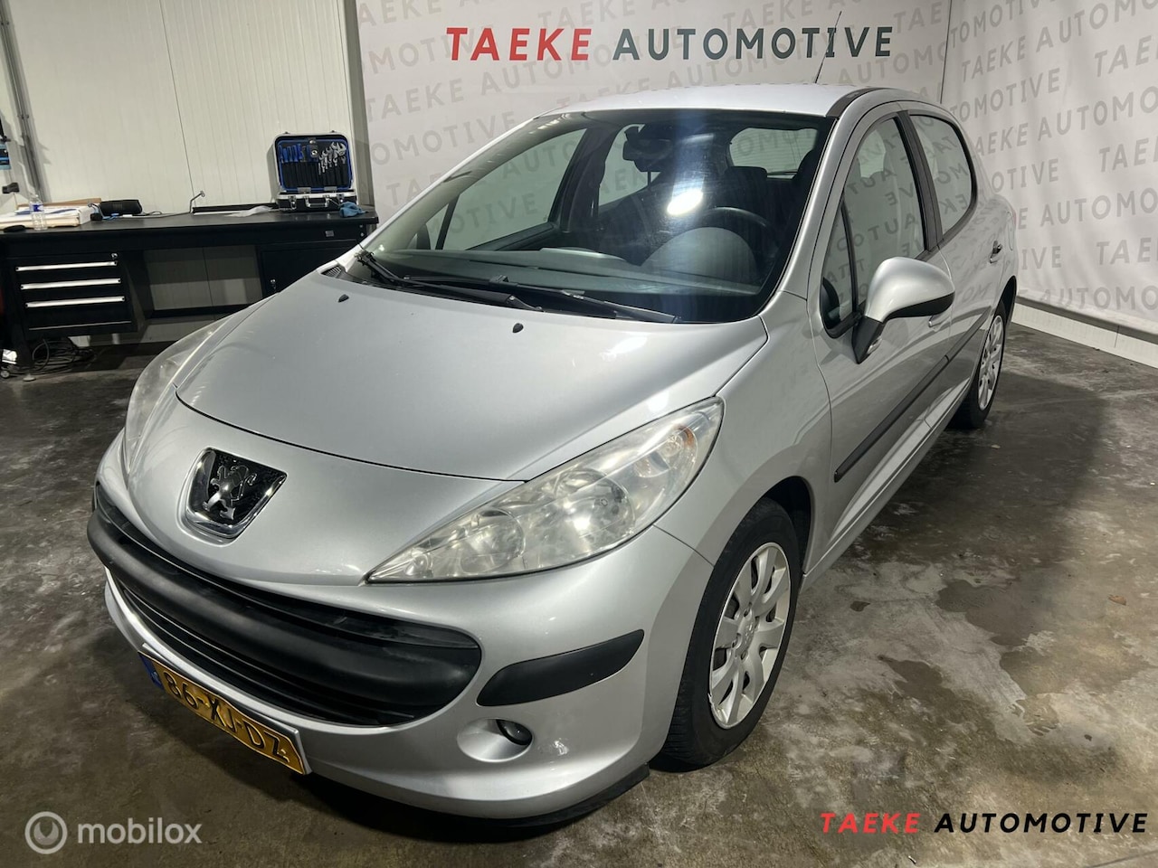 Peugeot 207 - 1.4-16V Color-line 1.4-16V Color-line - AutoWereld.nl