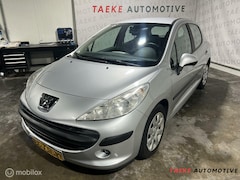 Peugeot 207 - 1.4-16V Color-line