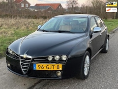 Alfa Romeo 159 Sportwagon - 1.8 mpi Distinctive ECC Audio/CD Leder Electric pakket ABS LMV 16" Cruisecontrol Dealerond