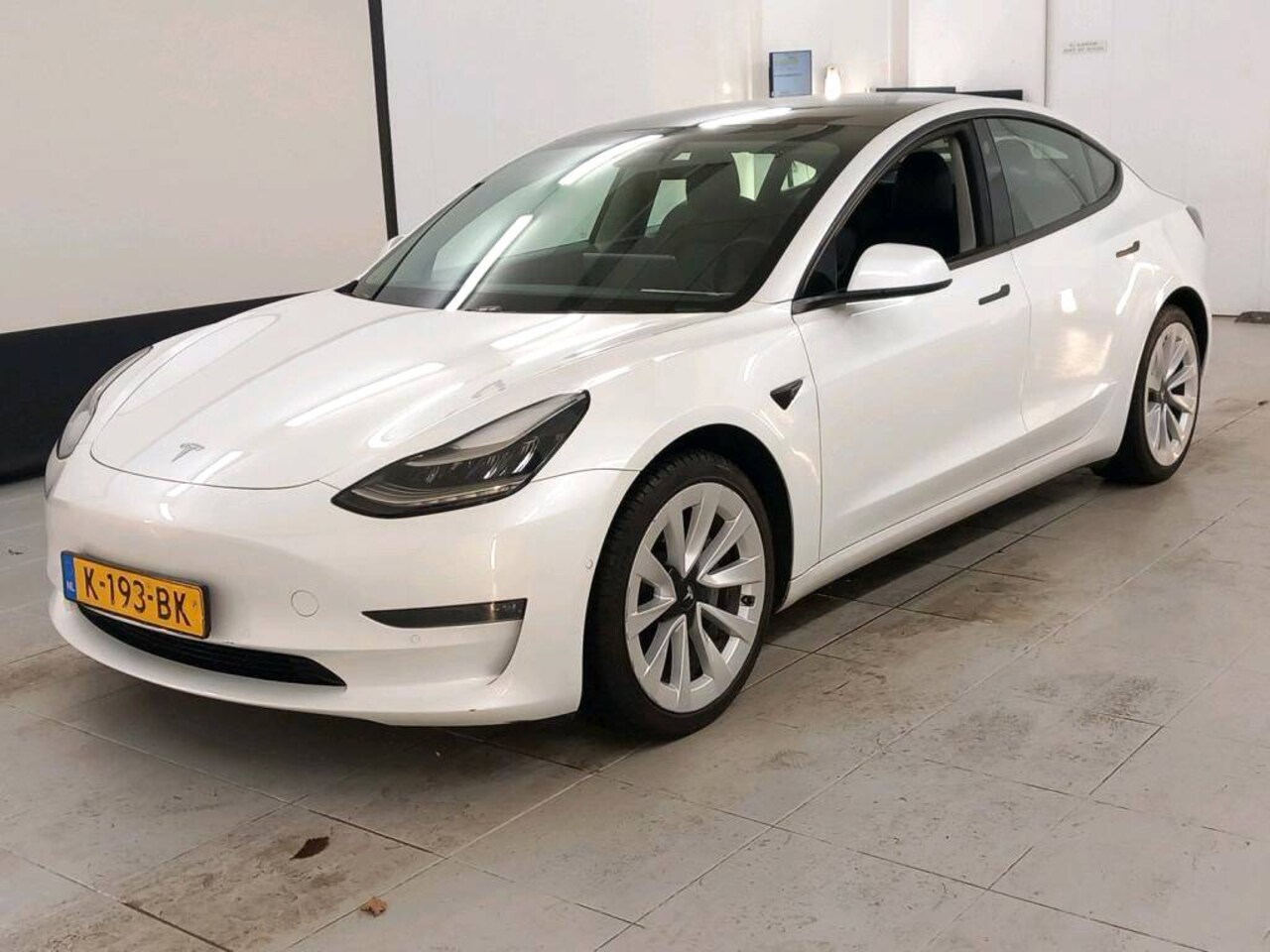 Tesla Model 3 - Long-Range AWD 351pk 75 kWh [ FACELIFT+WARMTEPOMP+AUTOPILOT+620KM WLTP+PREMIUM AUDIO ] - AutoWereld.nl