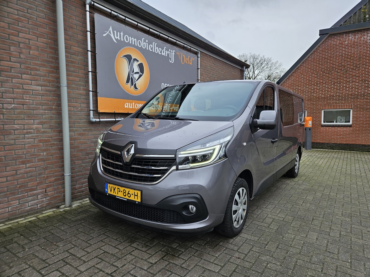 Renault Trafic - 2.0 dCi 120 T29 L2H1 DC Business 2.0 dCi 120 T29 L2H1 DC Business - AutoWereld.nl