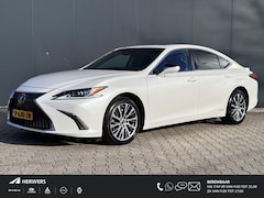 Lexus ES - 300h Preference Line / Apple Carplay/Android Auto / Elektrisch glazen schuif-/kanteldak /