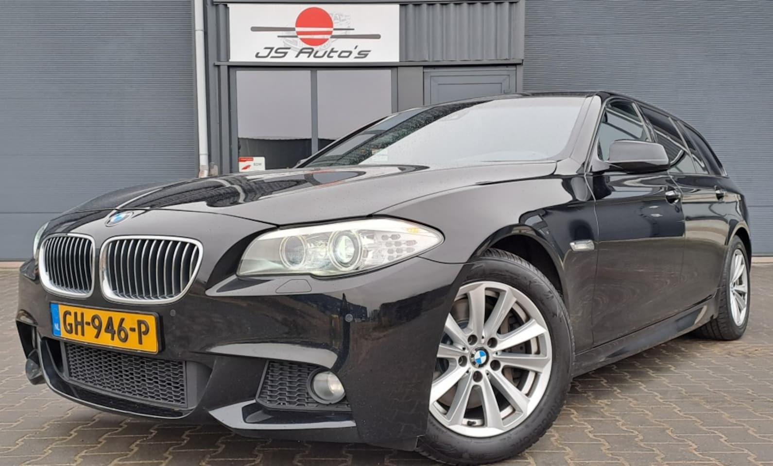 BMW 5-serie Touring - 528I 180KW Touring Aut8 M-Pakket 2012 Xenon Navi PDC - AutoWereld.nl