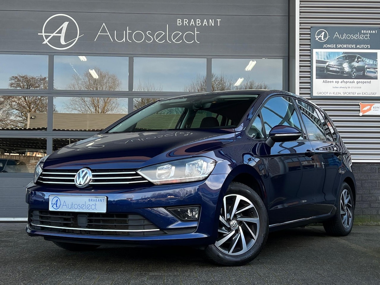 Volkswagen Golf Sportsvan - 1.2 TSI Highline DSG CarPlay Camera - AutoWereld.nl