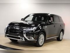 Mitsubishi Outlander - 2.4 PHEV Instyle | Schuif- opendak | Trekhaak | Leer